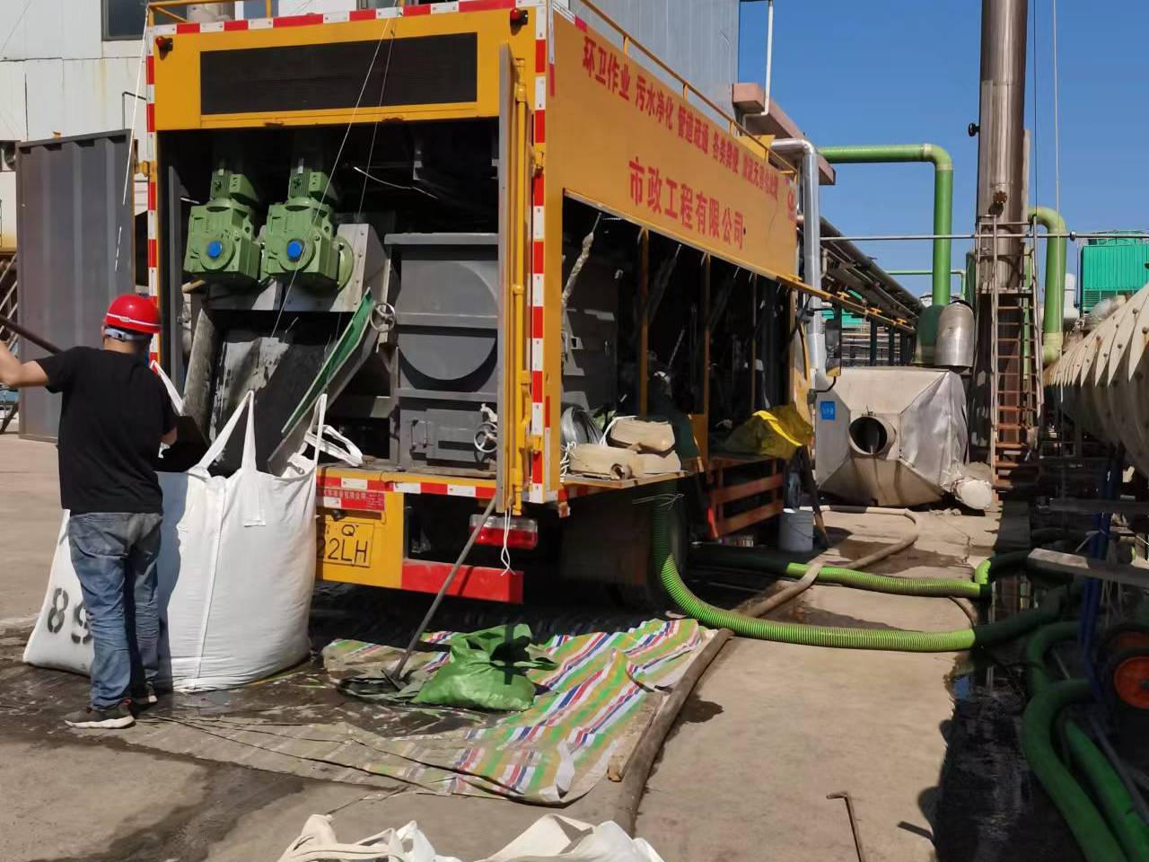 崇川淤泥压干处理